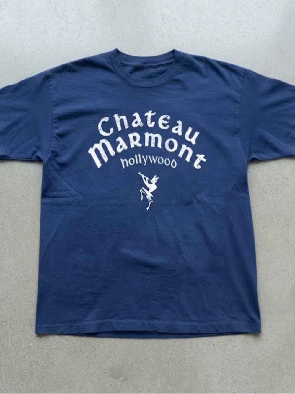 Chateau Marmont Hollywood Graphic Indie Art Style Gildan T-Shirt
